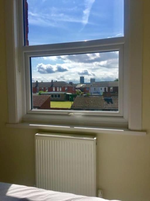 Spacious Victorian Townhouse With Cathedral Views リンカーン エクステリア 写真
