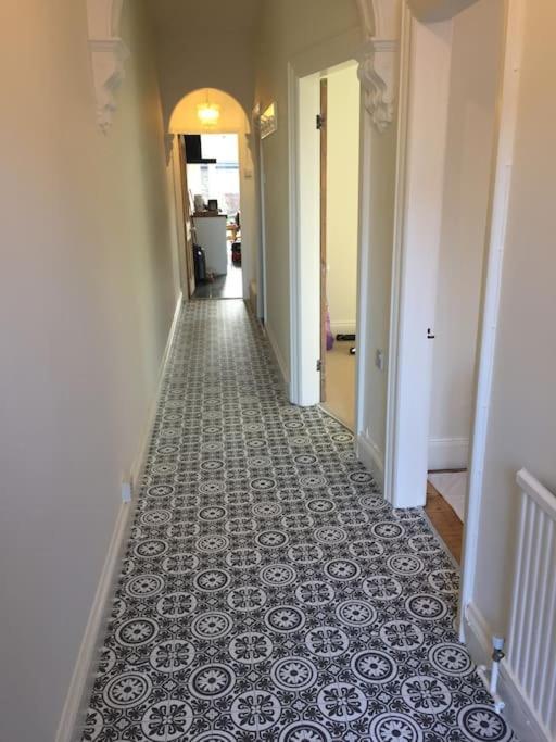 Spacious Victorian Townhouse With Cathedral Views リンカーン エクステリア 写真
