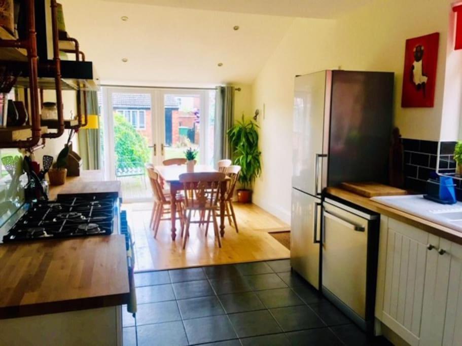 Spacious Victorian Townhouse With Cathedral Views リンカーン エクステリア 写真