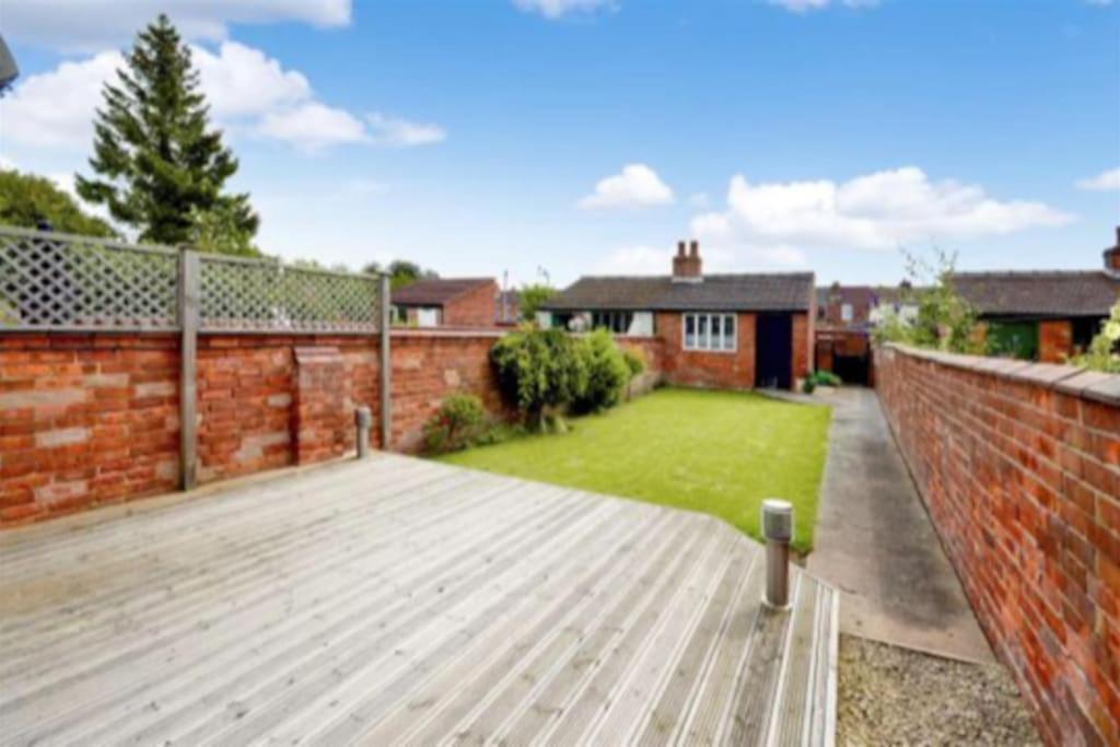 Spacious Victorian Townhouse With Cathedral Views リンカーン エクステリア 写真