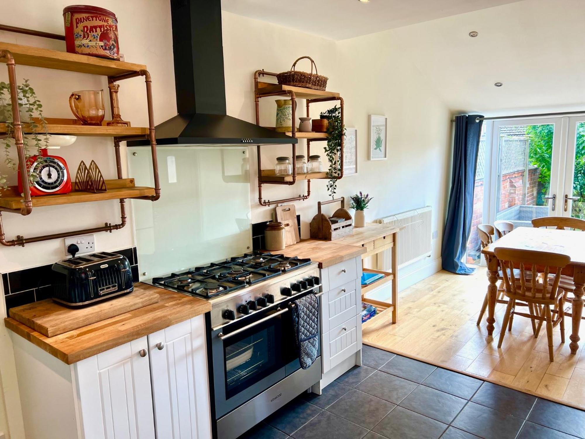 Spacious Victorian Townhouse With Cathedral Views リンカーン エクステリア 写真